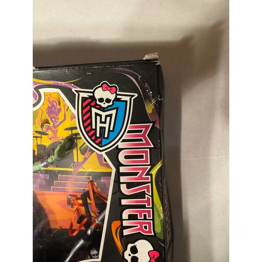 Monster High Casta Fierce Doll 2014 Mattel CFV34 Daughter of Circe New in Box